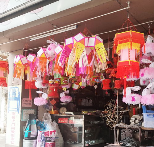 中山這里還有傳統燈籠賣,傳統的燈籠漸漸失傳