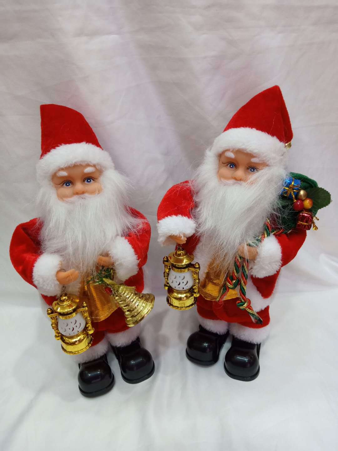 電動(dòng)小圣誕老人擺件帶音樂 手拿宮燈老人圣誕節(jié)裝飾品